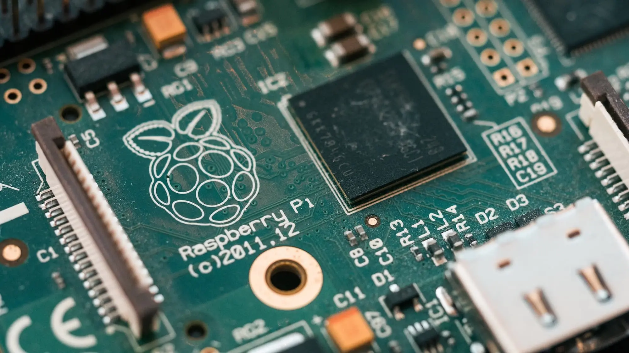 Raspberry PI 4 - PC entry level grande come una credit card